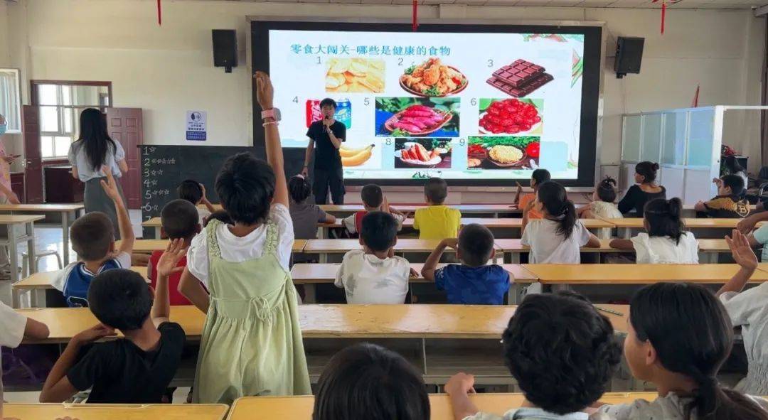 阿克苏市举办“红领巾小课堂” 高校志愿者助力青少年暑期成长