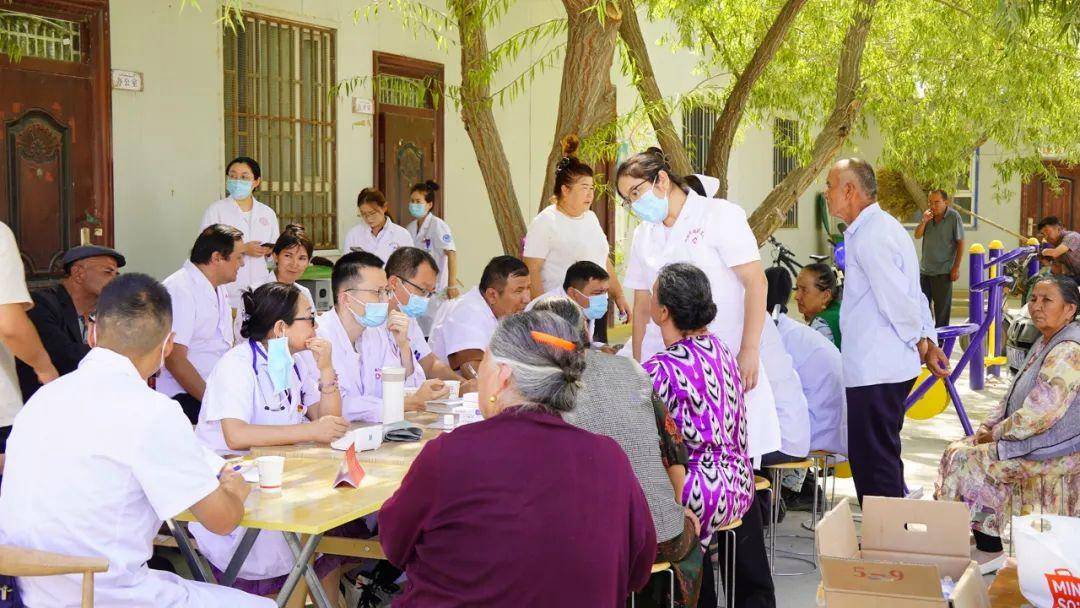 我为群众办实事丨阿瓦提县：社区义诊暖民心 健康护航惠居民